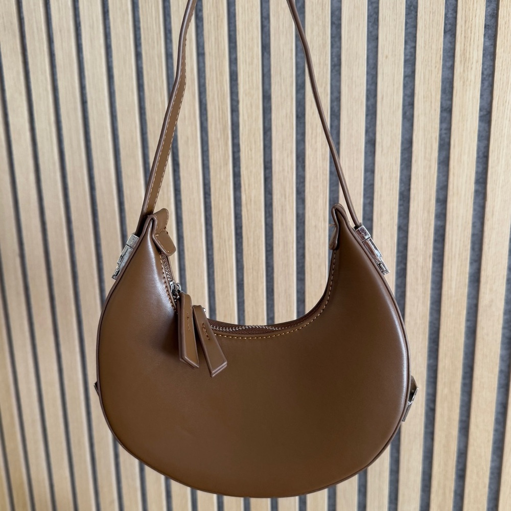 Chic Brown Shoulder Bag